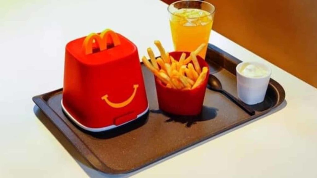 Des puces dans la vaisselle McDonald’s pour éviter les vols ?